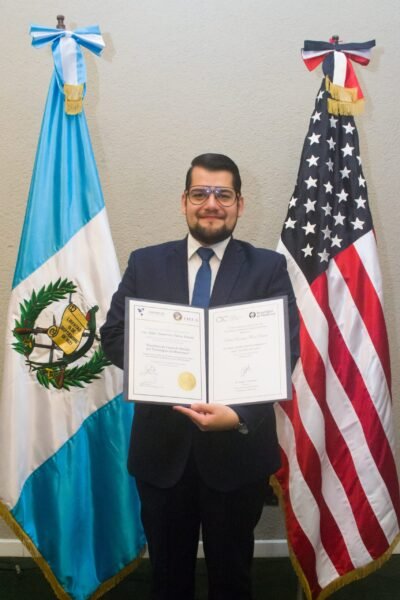 Foto de facilitador Elder Flores